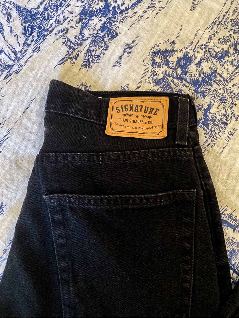 LEVI STRAISS & CO. | Cotton Blend Classic Straight Leg High Waist Jeans - Picture 3 of 6